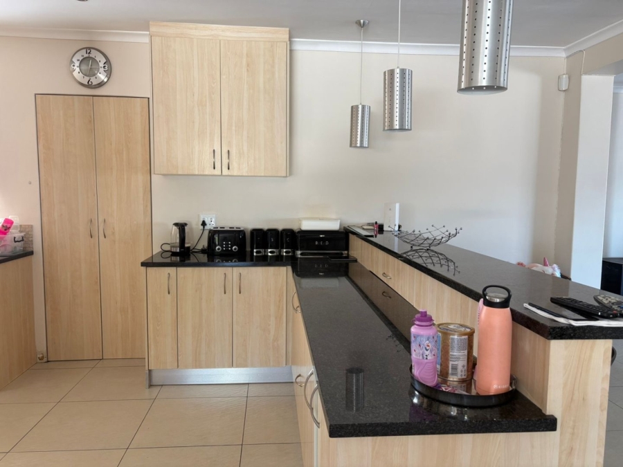 4 Bedroom Property for Sale in Flamingo Vlei Western Cape
